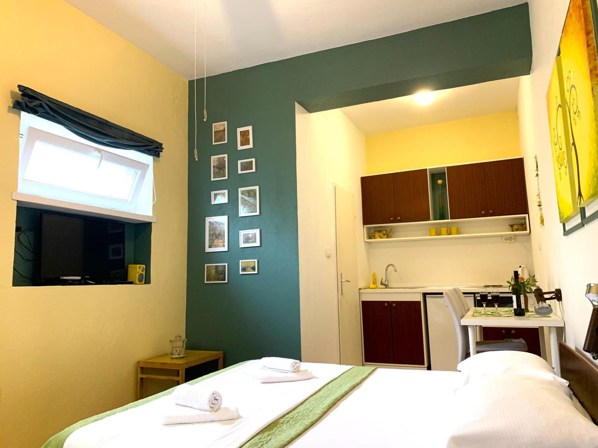Apartments Garden House Подгора Экстерьер фото